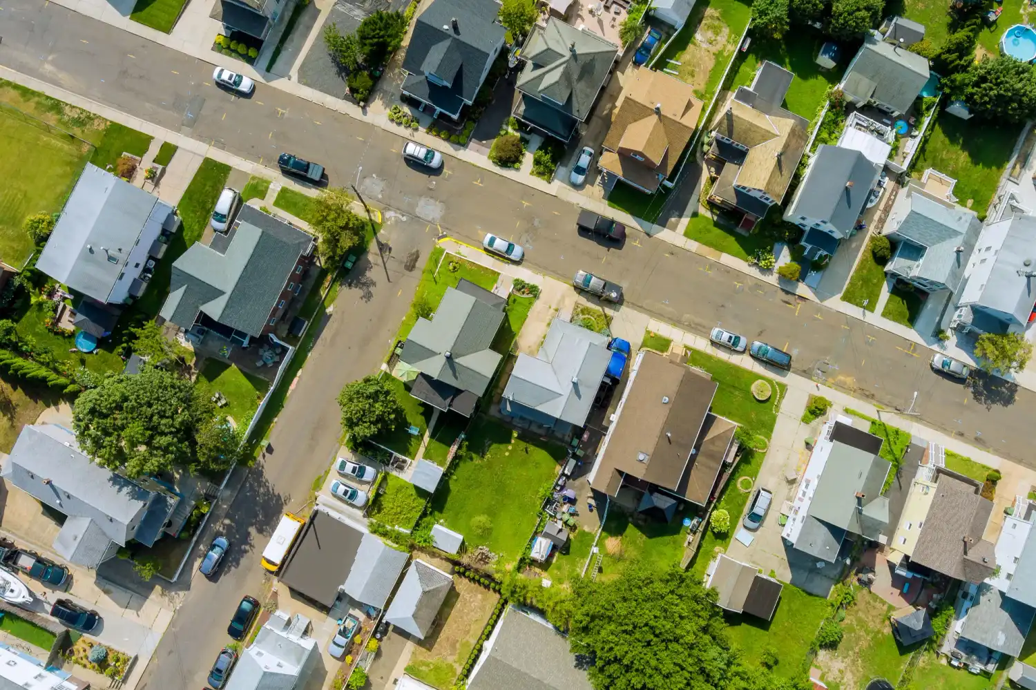 View-residential-district-neighborhood-in-american-2026-01-09-08-16-36-utc2-transformed.webp